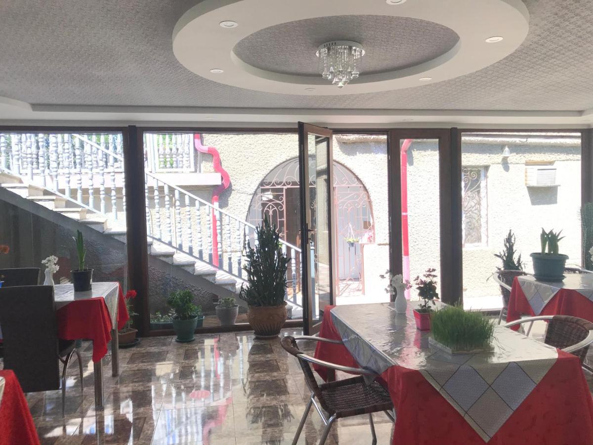 Hotel Oniks คูทายสิ ภายนอก รูปภาพ