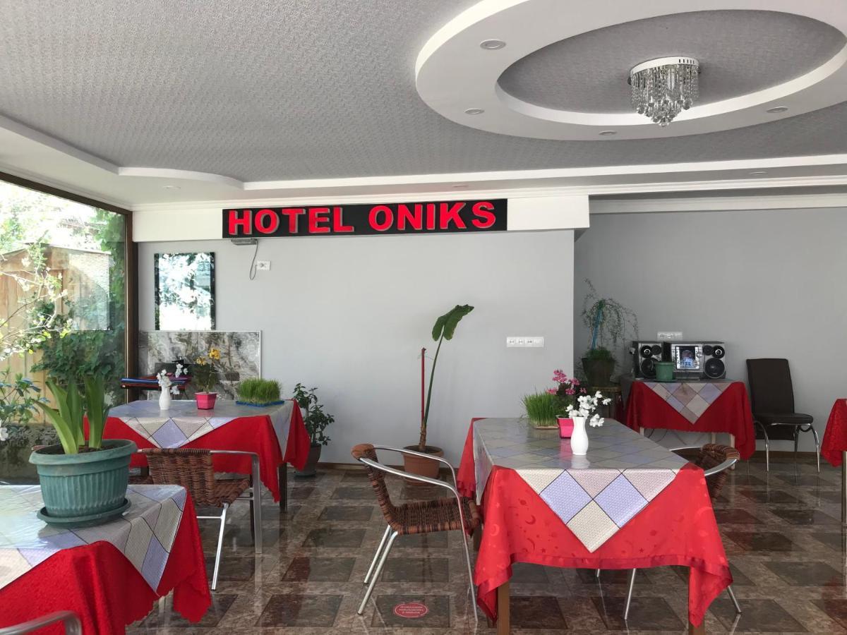 Hotel Oniks คูทายสิ ภายนอก รูปภาพ
